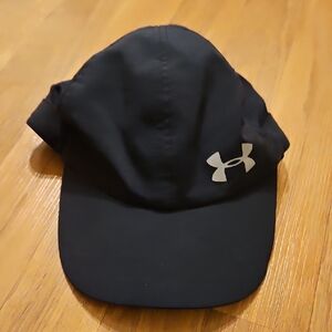 Under Armour Black Hat with Logo OS